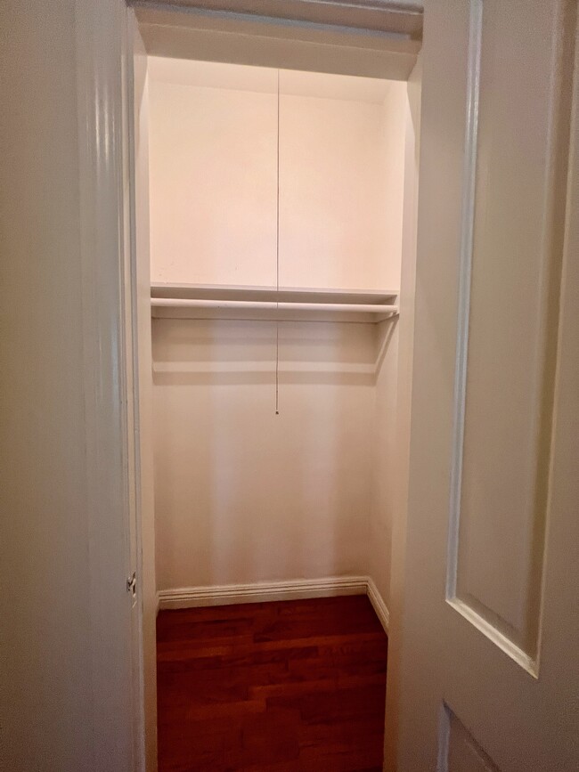 Entrance Closet - 1610 Veteran Ave