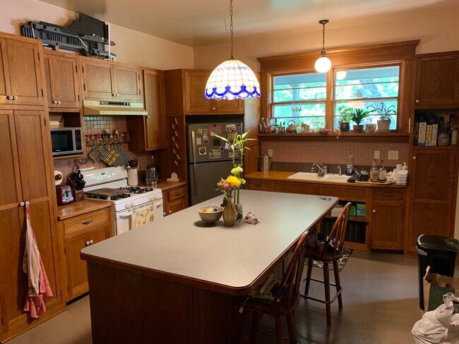 Cocina - 1829 13th Ave S