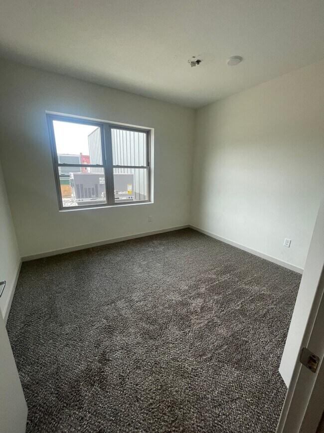 Foto del edificio - One Bedroom Unit at Tiller+Main