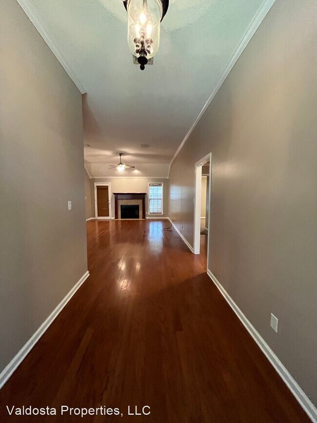 Building Photo - 4 br, 2 bath House - 3965 Applecross Road