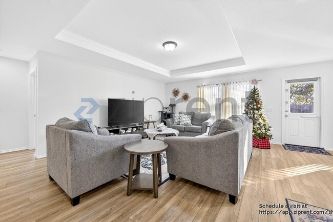 Foto del edificio - 2301 Vlg Crk Ln