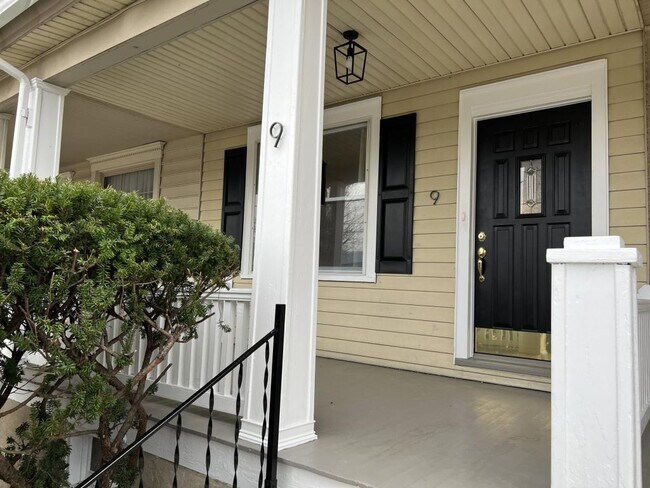 Foto del edificio - 9 W 2nd Ave