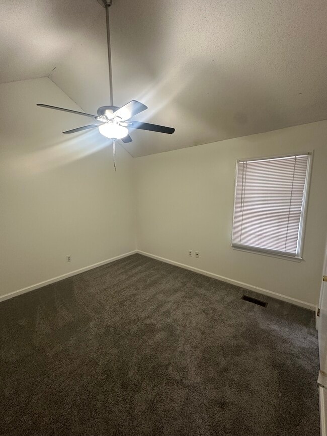 Building Photo - 2933 Riverwood Ter