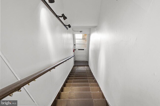 Foto del edificio - 87 E Butler Ave