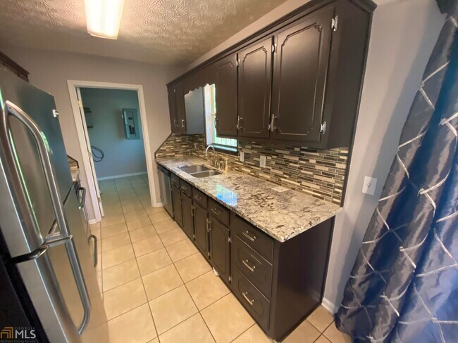 Building Photo - 128 Tanner Dr