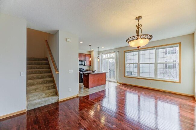 Foto del edificio - 4658 Woodland Ave