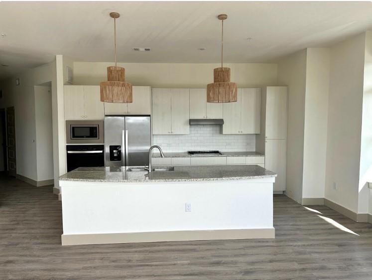 Foto principal - 18210 Park Row Dr