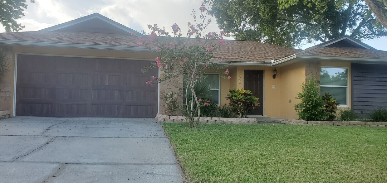 1002 Means Ct, Oviedo, FL 32765 House Rental in Oviedo, FL