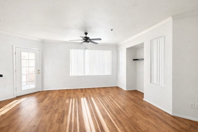 Foto del edificio - 2134 E Broadway Rd