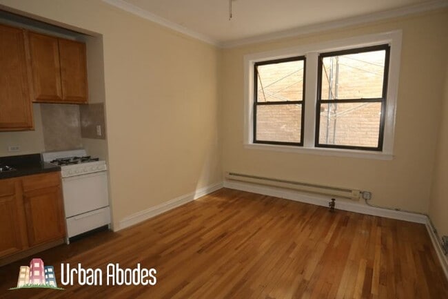 Building Photo - 4542 N Damen Ave