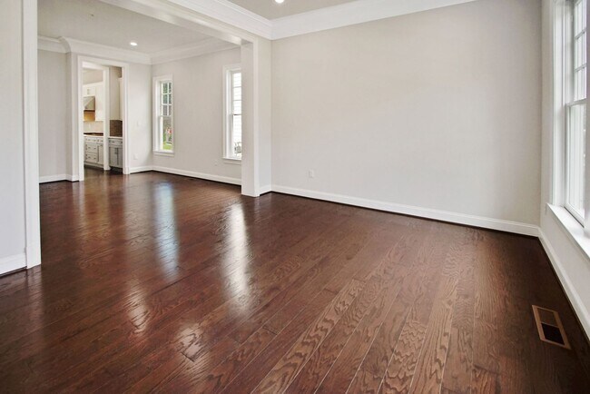 Foto del edificio - 5 Bed 4.5 Bath - Bethesda Single Family - ...