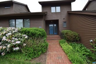 Building Photo - B3 Marina Point