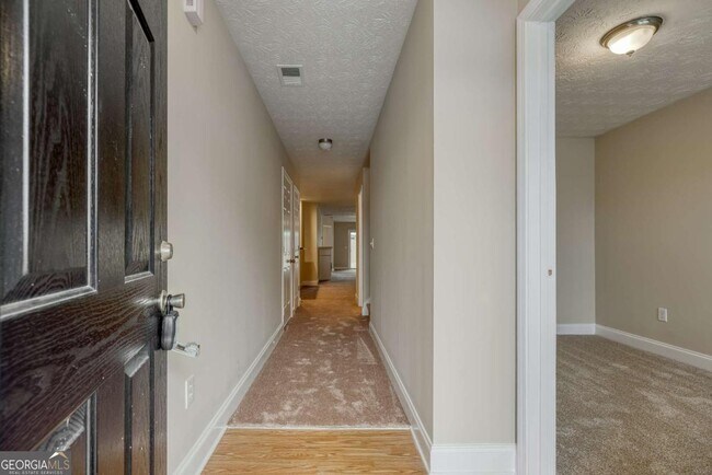 Foto del edificio - 453 Tara Commons Cir