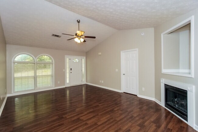 Building Photo - 3135 Sweetbriar Dr