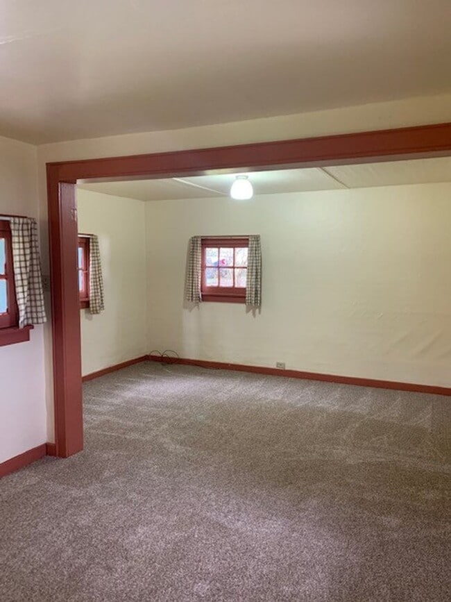 Building Photo - Updated 1 Bedroom ~ 1  Bathroom Cottage Minutes From OSU