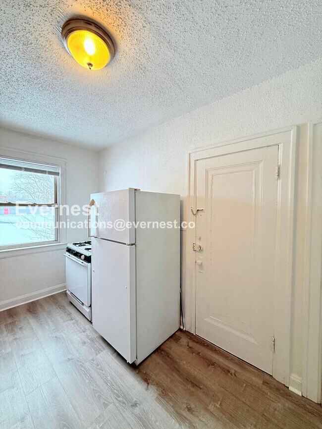 Foto del edificio - 13909 Hartwell St