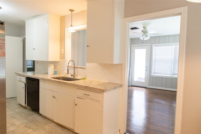 Foto del edificio - 8527 Greenbush St