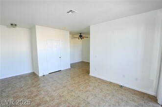Building Photo - 231 W Horizon Ridge Pkwy