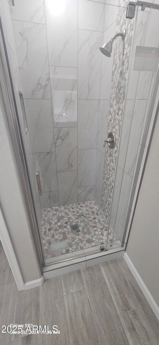 Foto del edificio - 3487 E Riopelle Ave