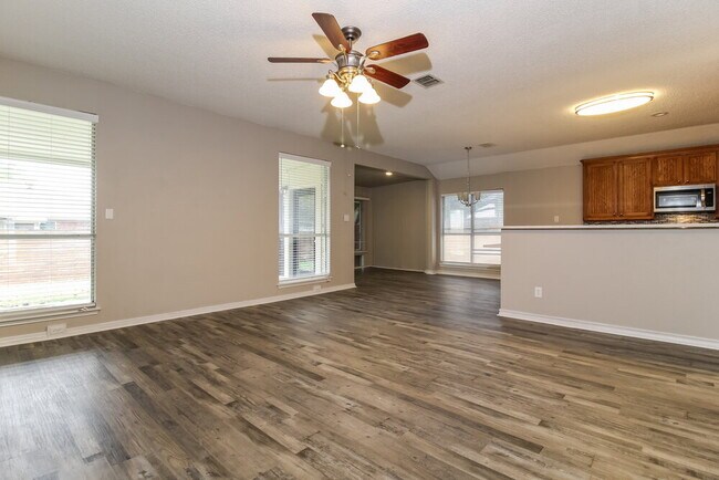 Foto del edificio - 5912 Hillview Dr