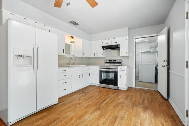 Building Photo - 2349 Marsalis Dr