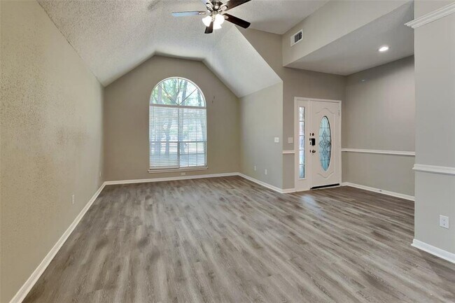 Building Photo - 79 Rockridge Dr