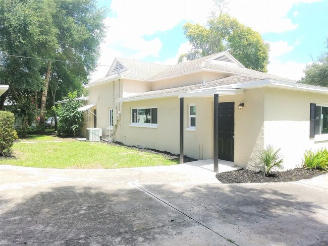 Building Photo - Renovated Historic Home