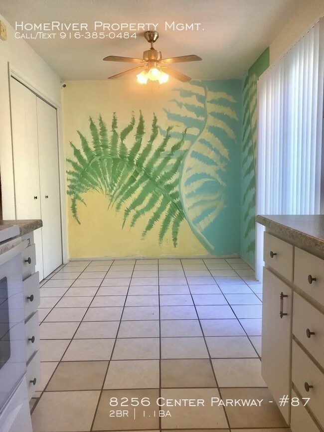 Foto del edificio - 8256 Center Pkwy