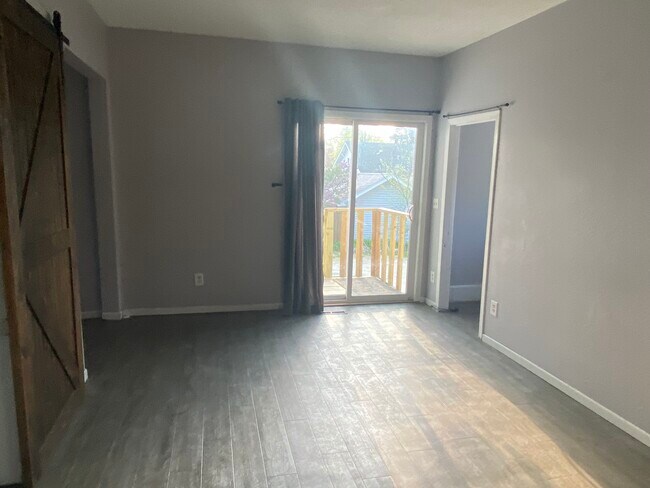 Comedor - 605 N Market St