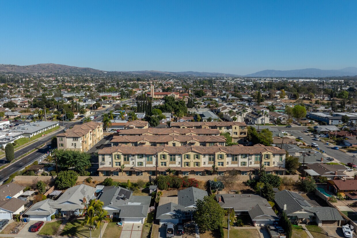 1220-1240 W La Habra Blvd - Skylark