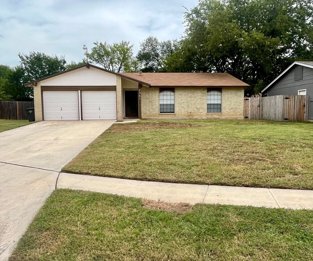 Primary Photo - Charming 3/2 in Pipers Meadow *NO HOA* Mov...