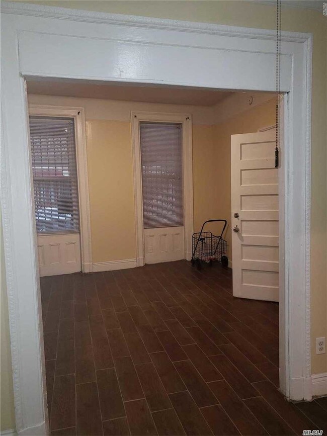 Building Photo - 233 Etna St