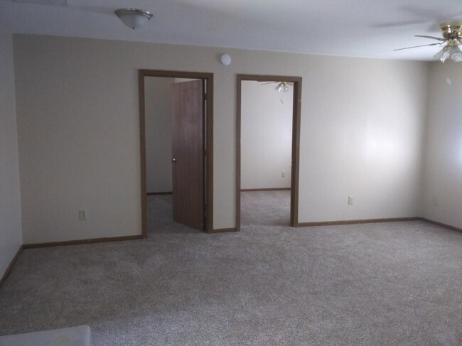 Foto del edificio - 207 N Elm St