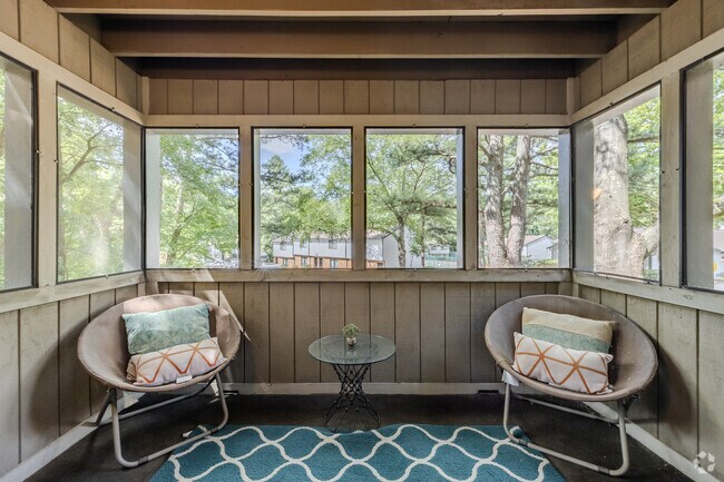 2HAB, 2BA - 1185 ft² - Porche - Hampton Woods