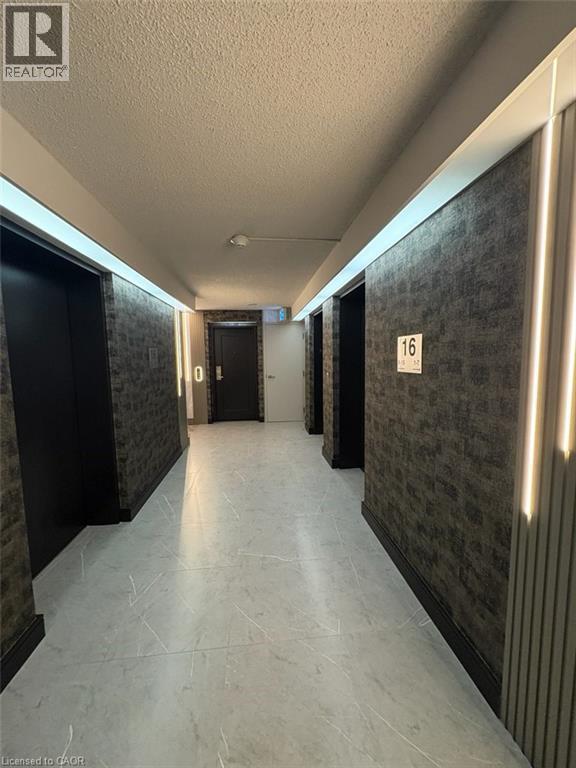 Photo du bâtiment - 1276 Maple Crossing Blvd