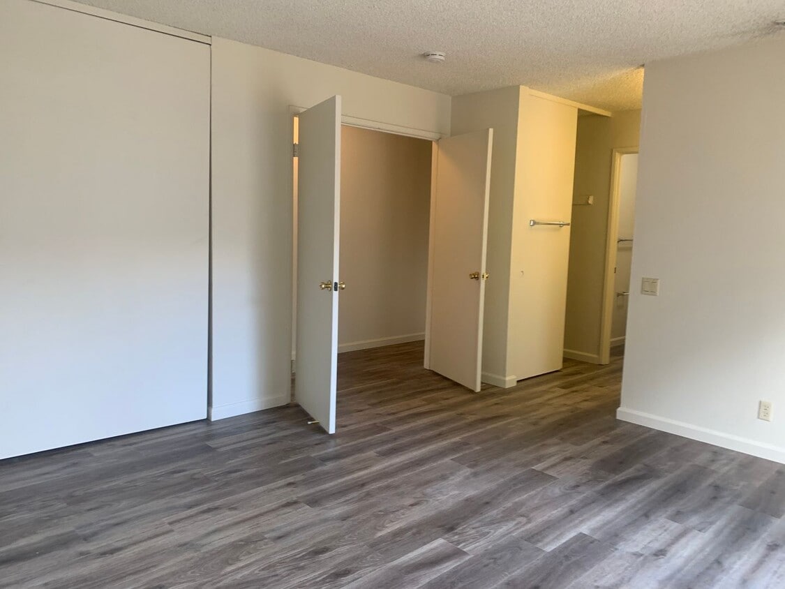 Primary Photo - Large one story 4 bedroom home in Orangevale