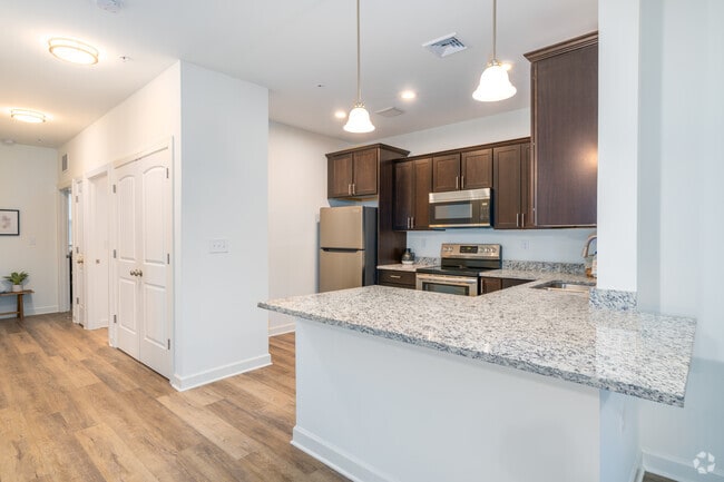 3BR, 2BA - 1,372SF -Kitchen - Hadley Place Apartments