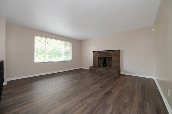 Foto del edificio - 3672 W Clermont Dr