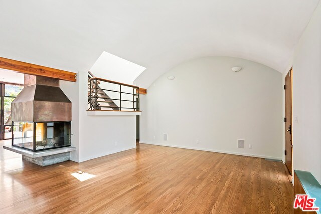 Foto del edificio - 314 Mesa Rd