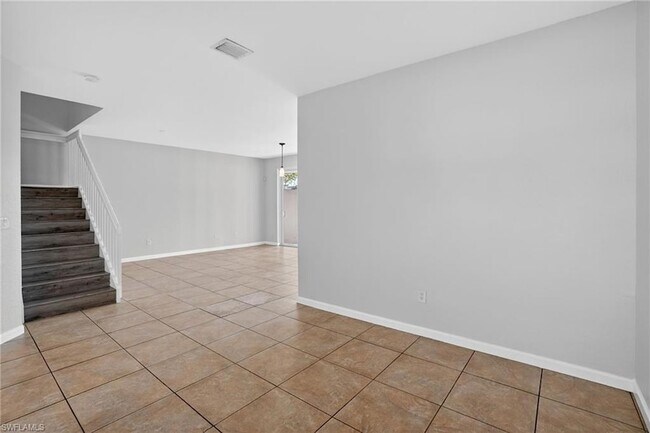Building Photo - 7013 Romana Way