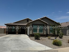 Building Photo - 2038 E Julian Dr