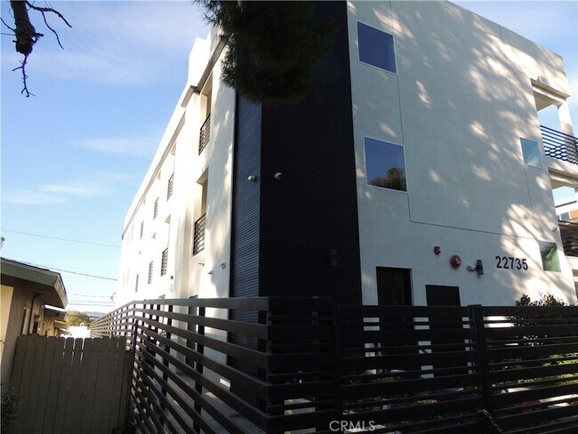 Foto del edificio - 22735 Del Valle St