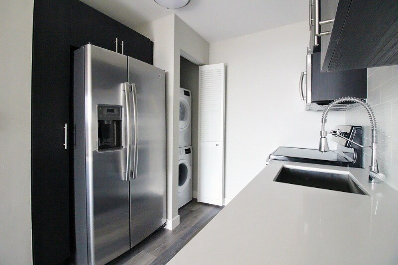 Foto principal - 26 E Delaware Pl