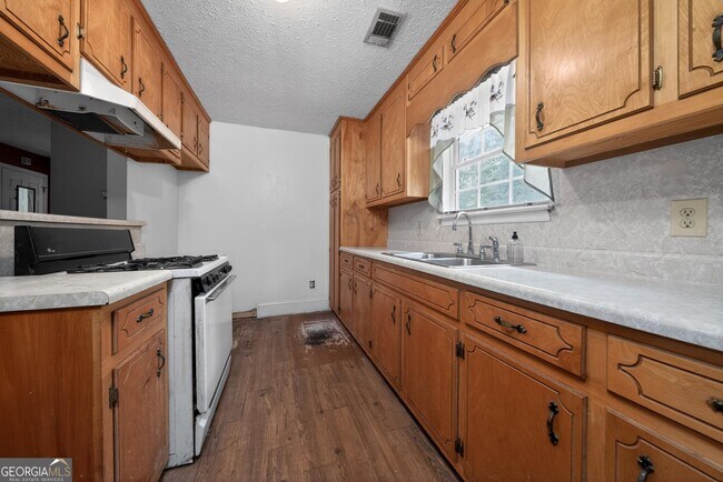 Building Photo - 5576 Po Biddy Rd
