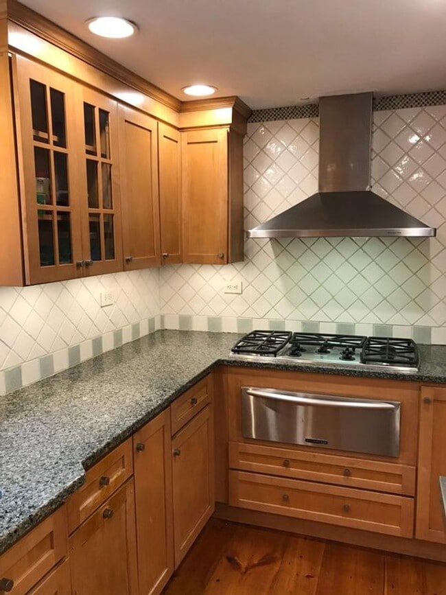 Foto del edificio - Modern 2Br / 2Ba Cape Style Home in Quiet ...