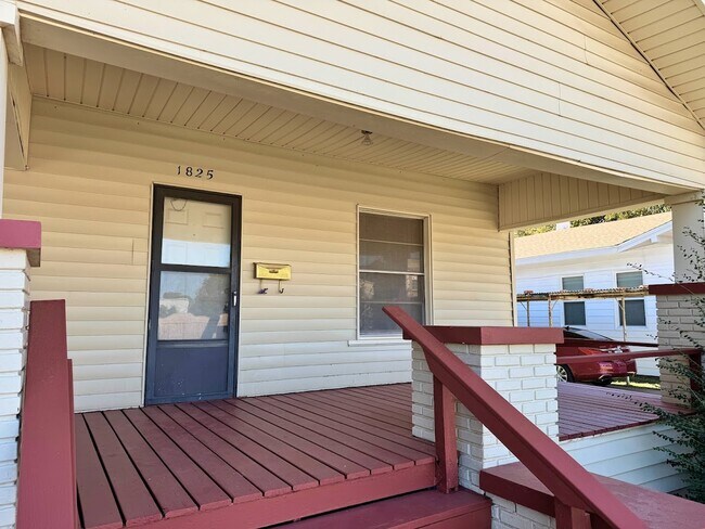 Foto del edificio - 1825-1811 11th St