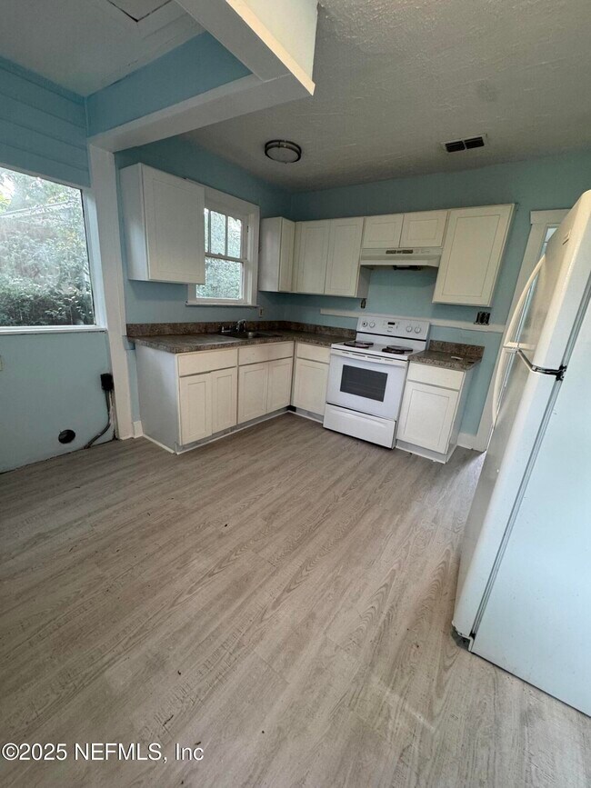 Foto del edificio - 2954 Phyllis St
