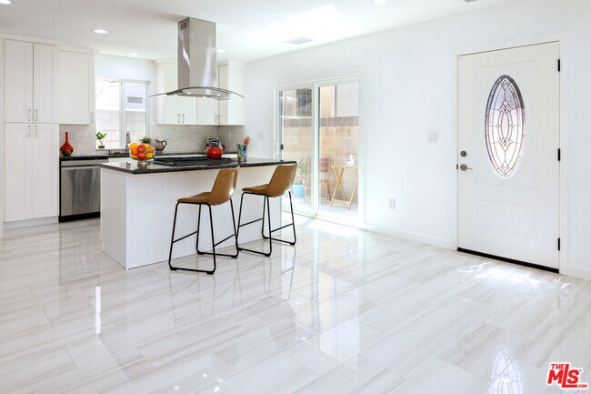 Foto del edificio - 4564 W Broadway