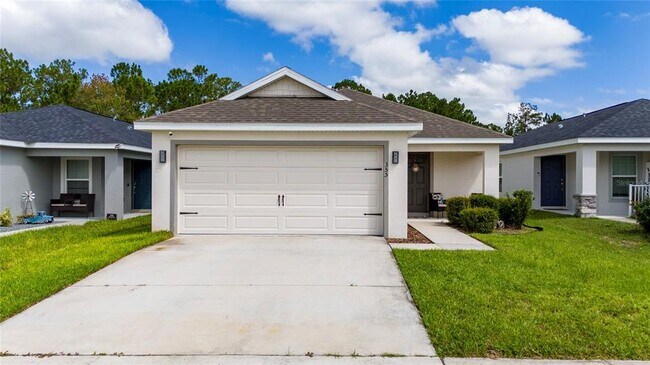 Foto del edificio - 355 Lily Ln