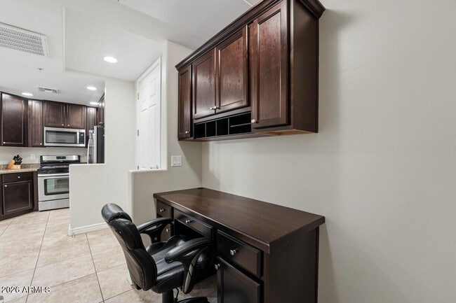 Building Photo - 5350 E Deer Valley Dr